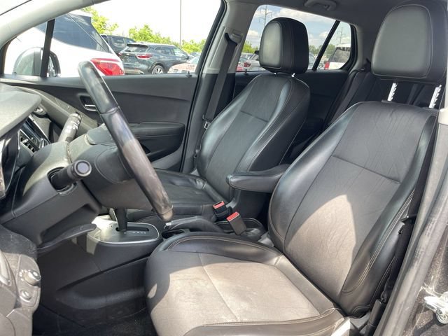 Used 2018 Chevrolet Trax LT w/ LT Convenience Package FWD image 7