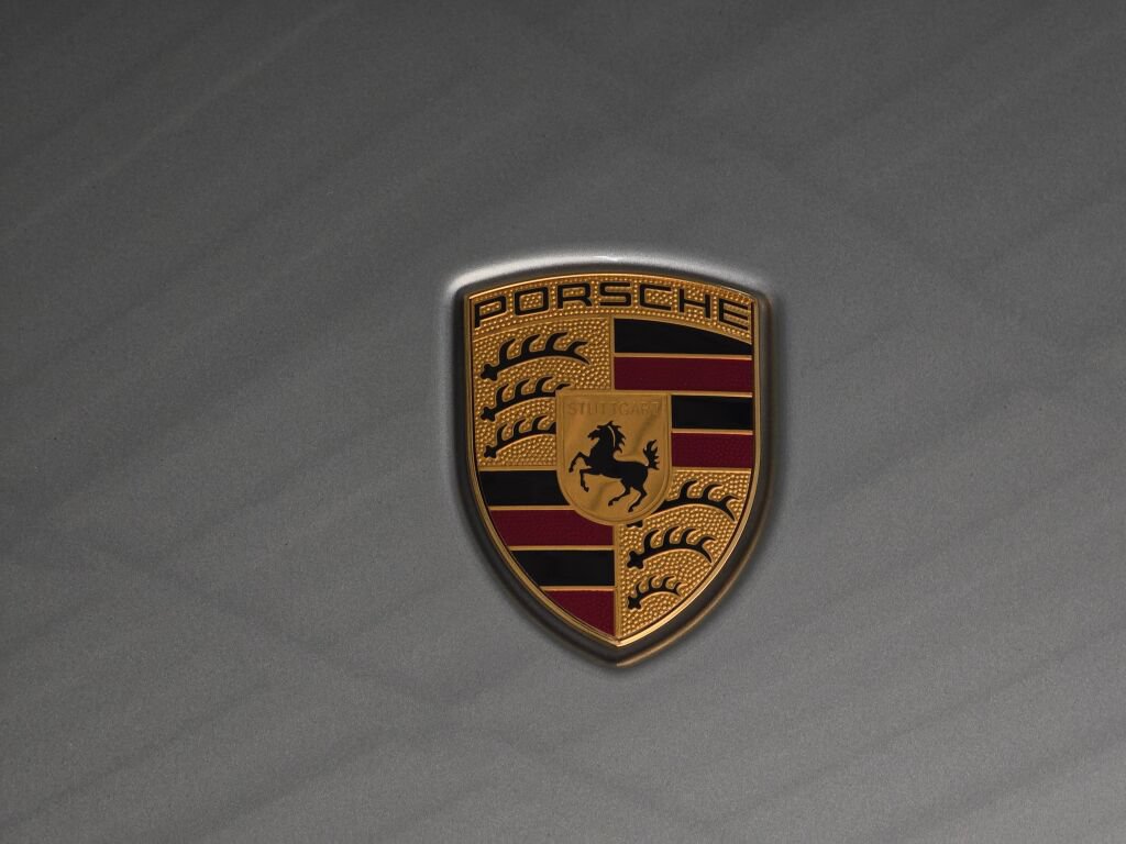 Certified 2024 Porsche Macan AWD/4WD image 32
