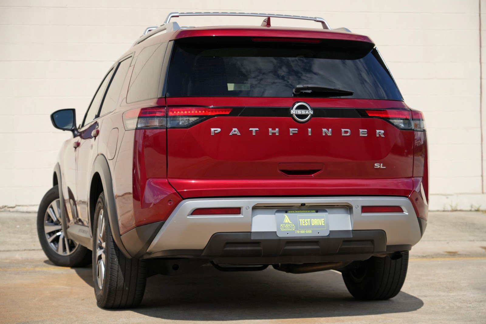 Used 2023 Nissan Pathfinder SL FWD image 5
