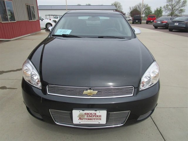 Used 2012 Chevrolet Impala LTZ FWD image 4