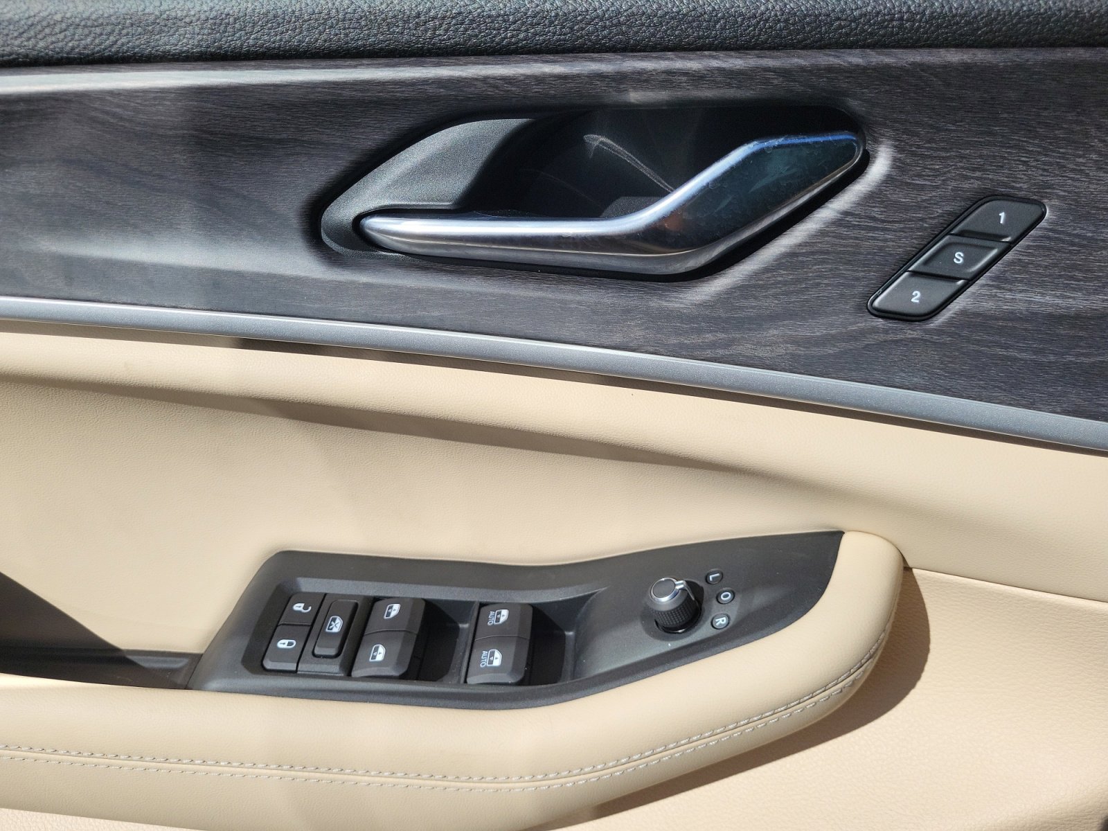 New 2025 Jeep Grand Cherokee L Limited w/ Black Appearance Package image 14