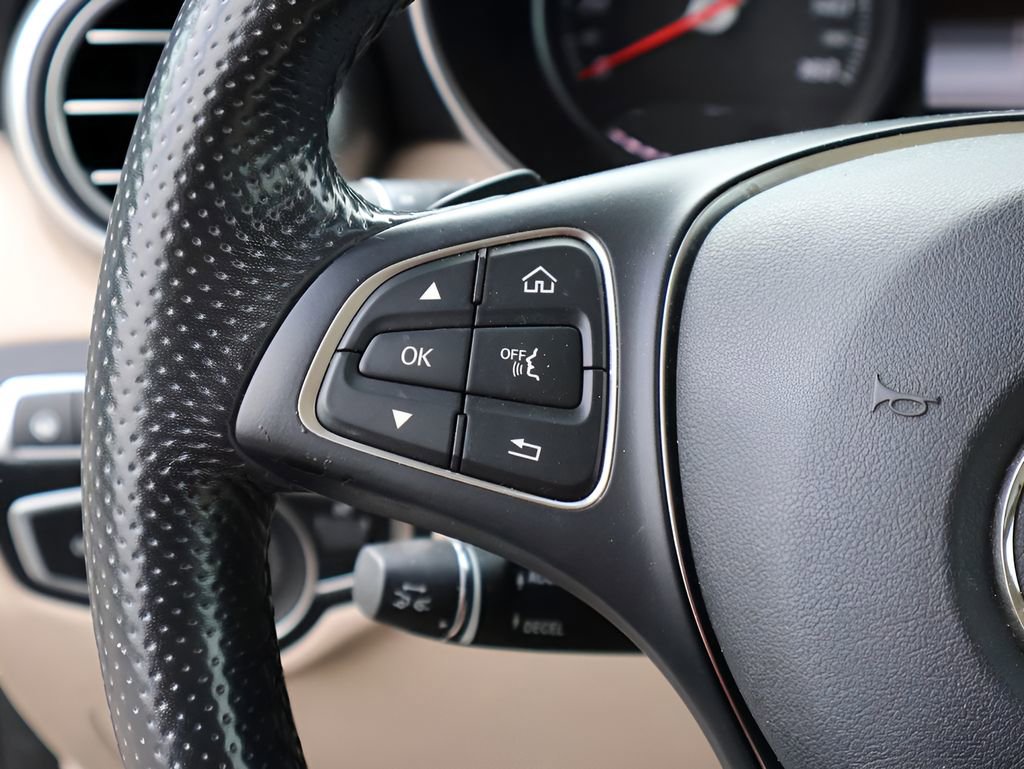 Used 2018 Mercedes-Benz GLC 300 4MATIC image 31