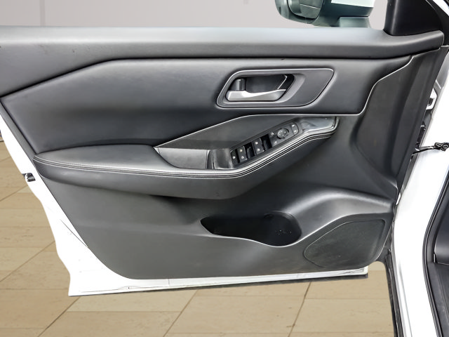 Used 2024 Nissan Rogue SV AWD/4WD image 20