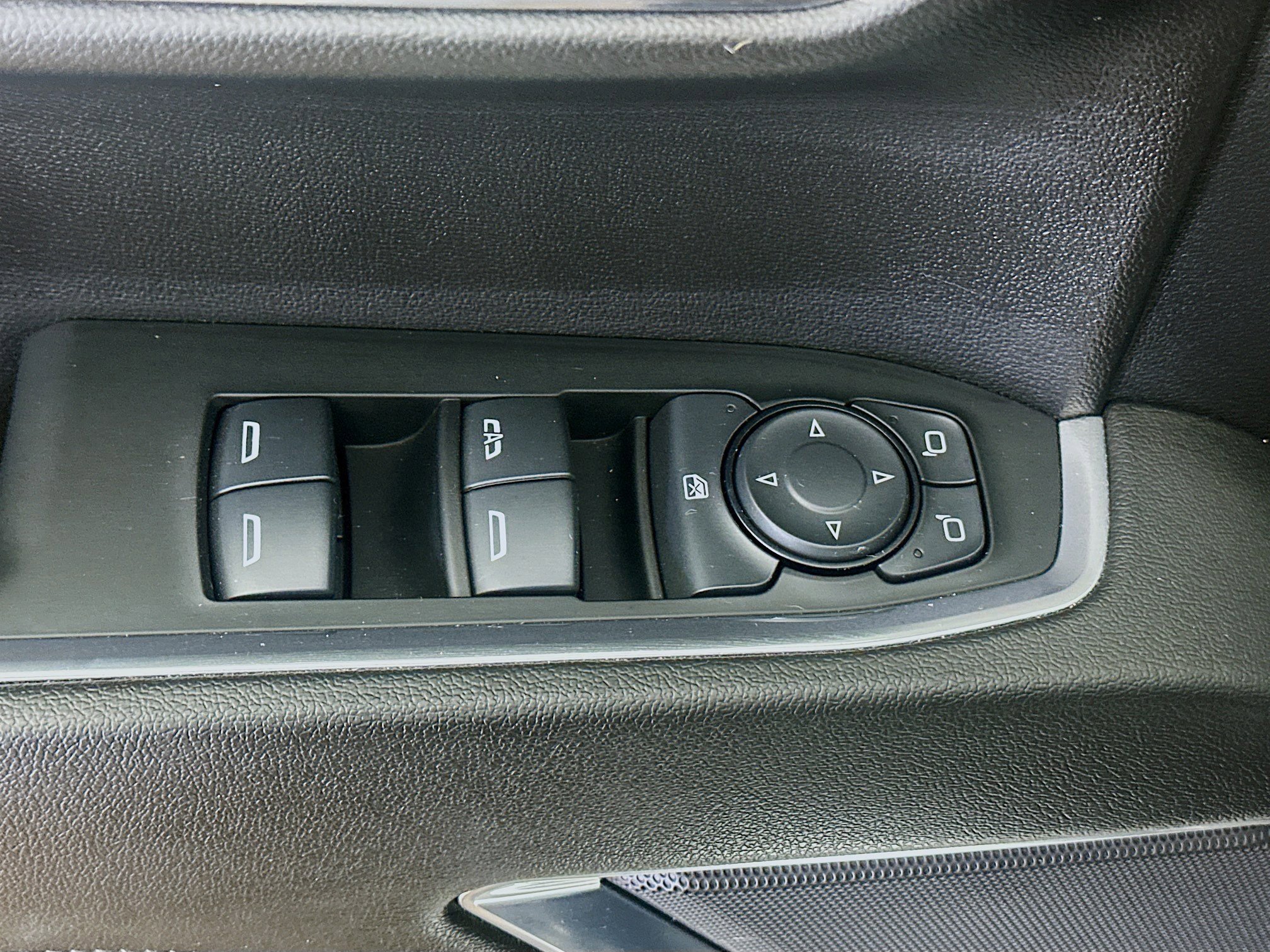 Used 2024 GMC Sierra 1500 Elevation image 15