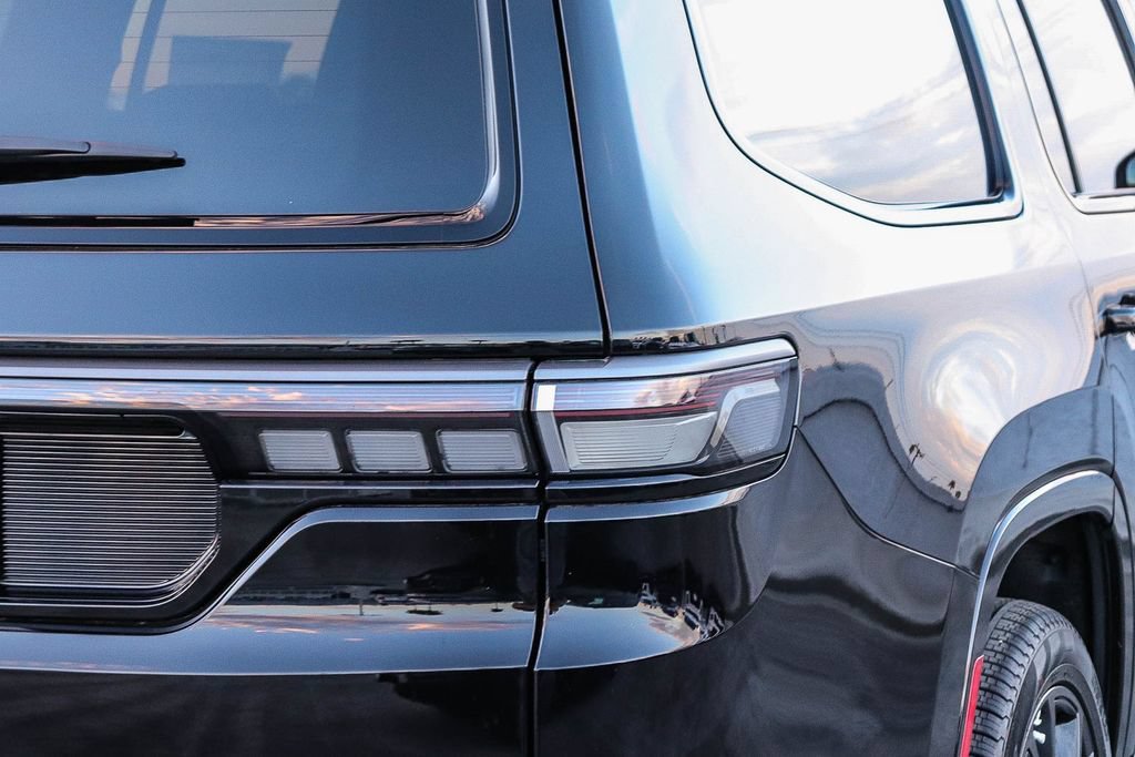 New 2026 Jeep Grand Wagoneer Summit AWD/4WD image 10