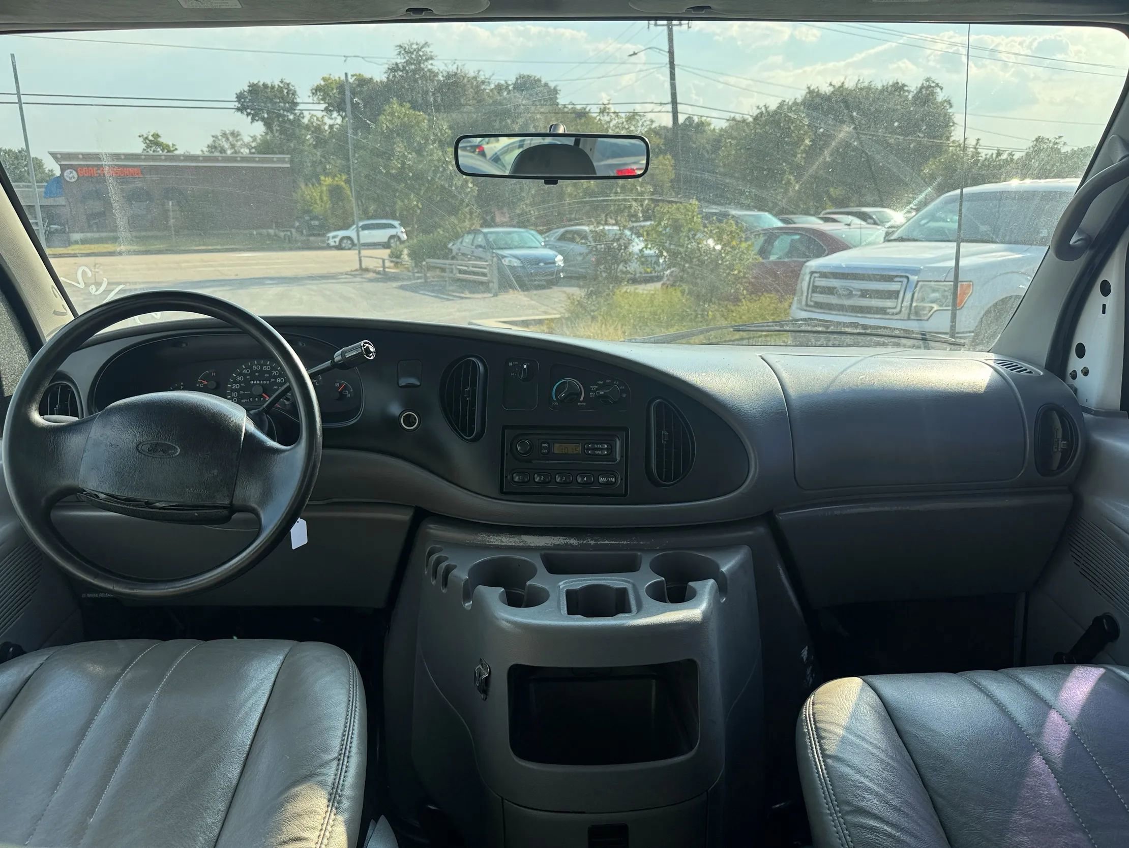 Used 2001 Ford E-150 and Econoline 150 image 16