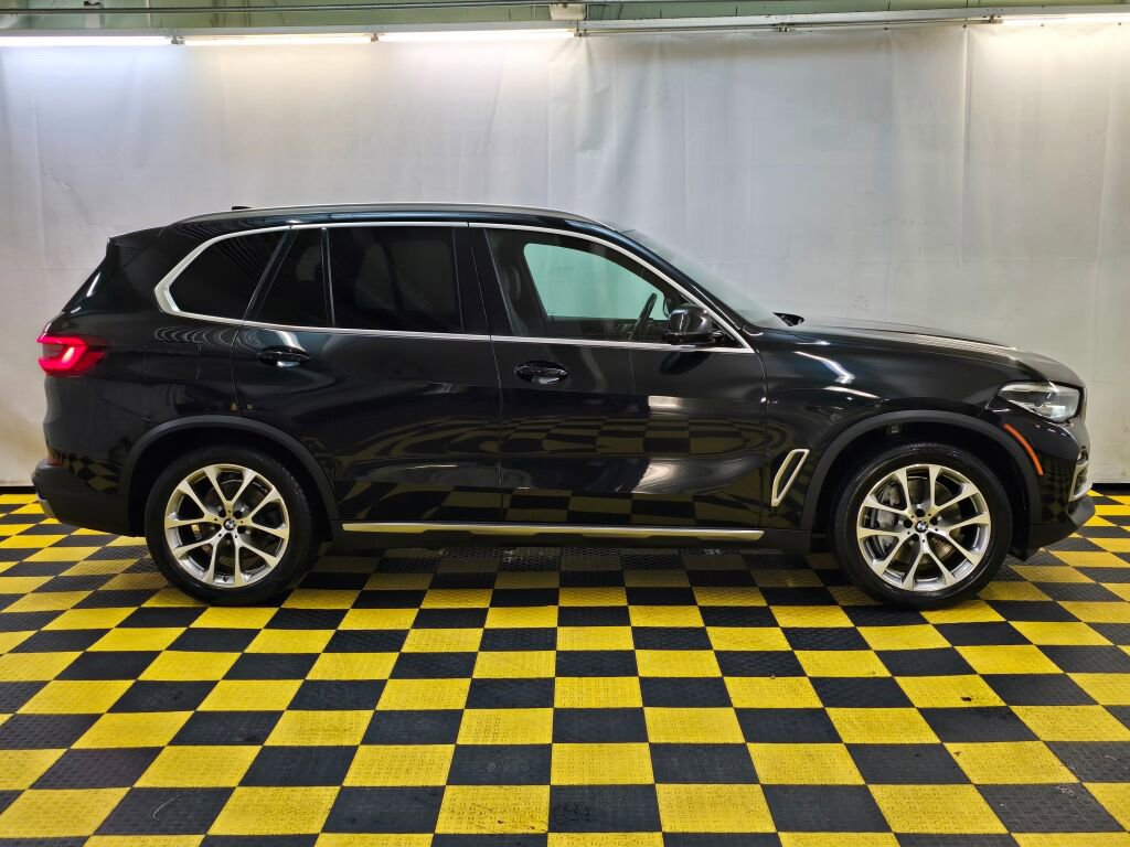 Used 2021 BMW X5 xDrive45e w/ Premium Package image 2