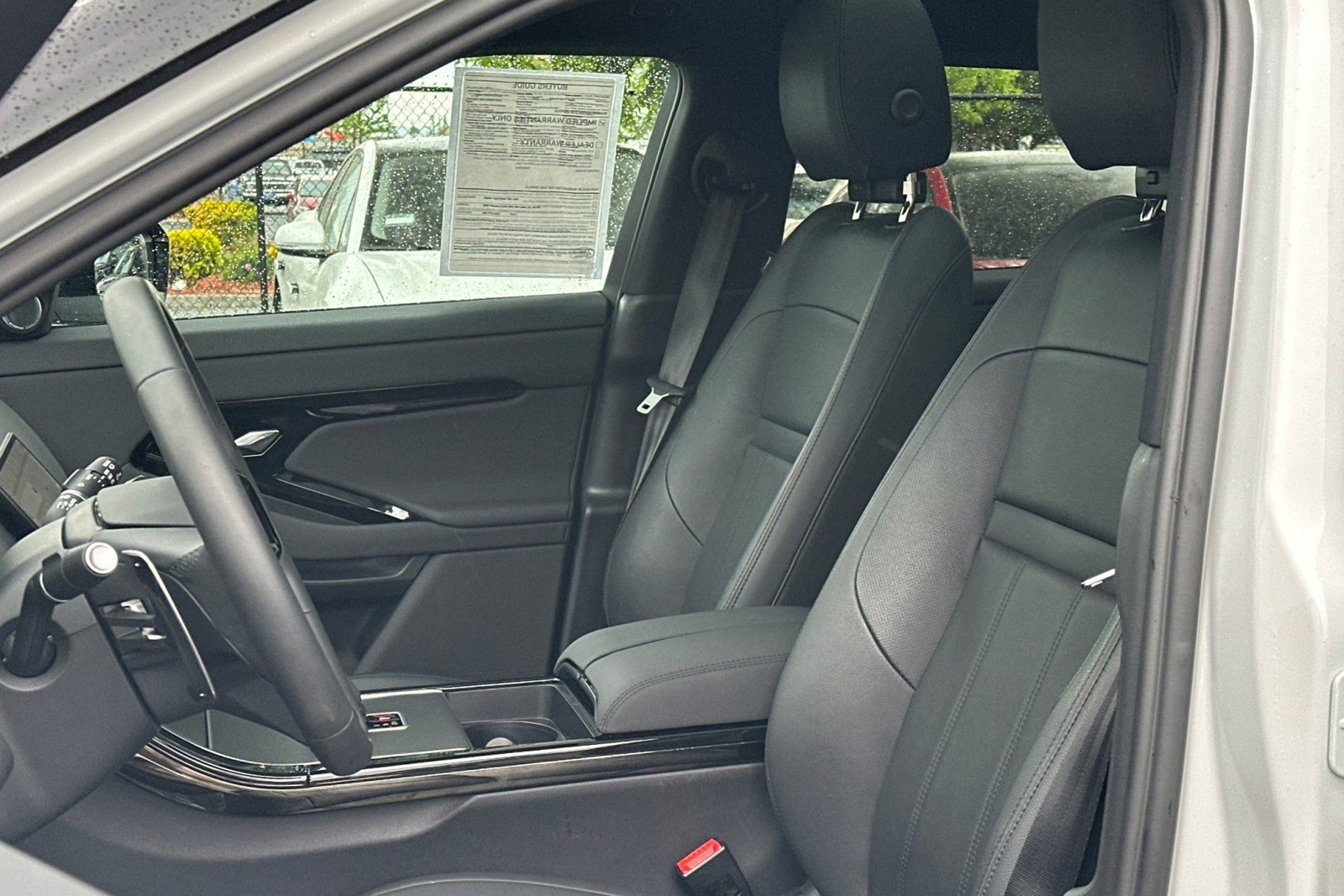 Certified 2025 Land Rover Range Rover Evoque Dynamic SE image 6