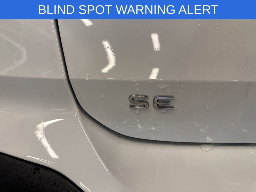 Used 2025 Volkswagen Taos SE image 13