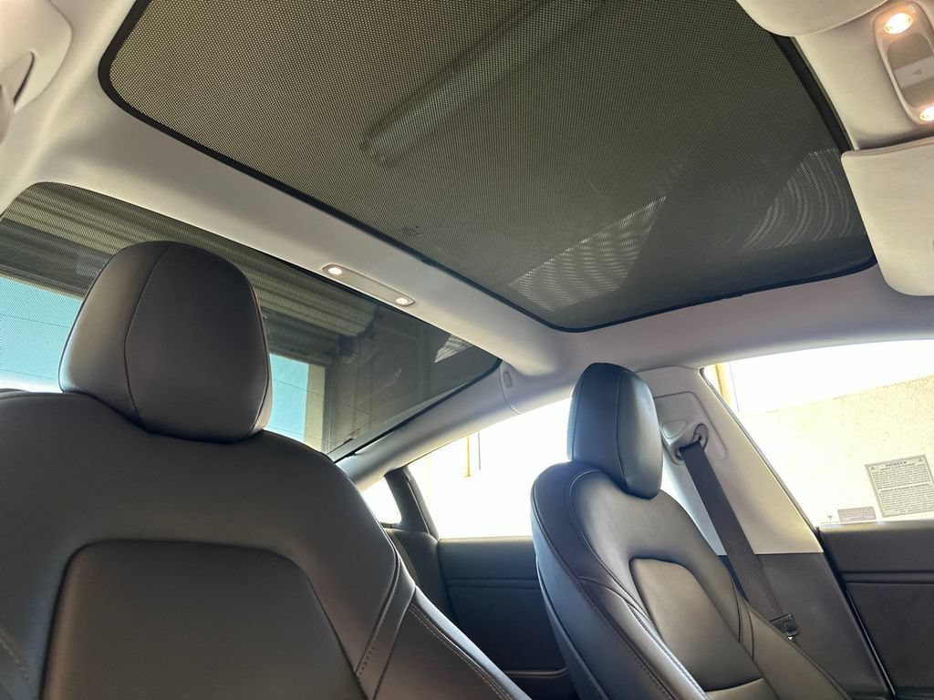 Used 2018 Tesla Model 3 Long Range RWD image 15