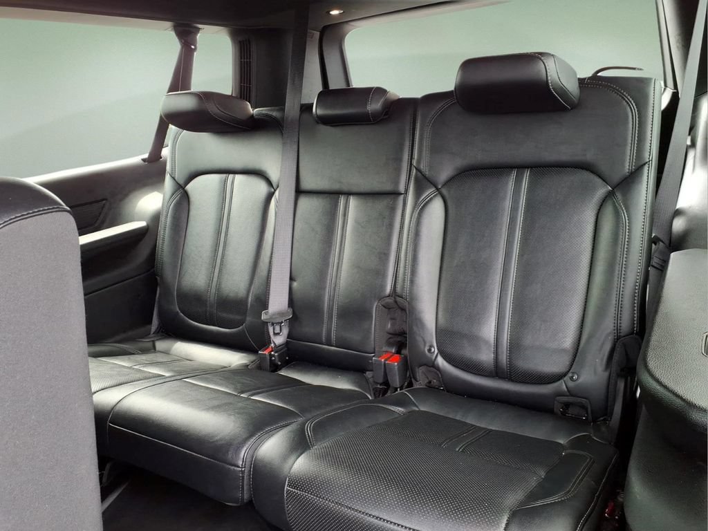 Used 2024 Jeep Wagoneer L Series II w/ Flexible Seating Group AWD/4WD image 11