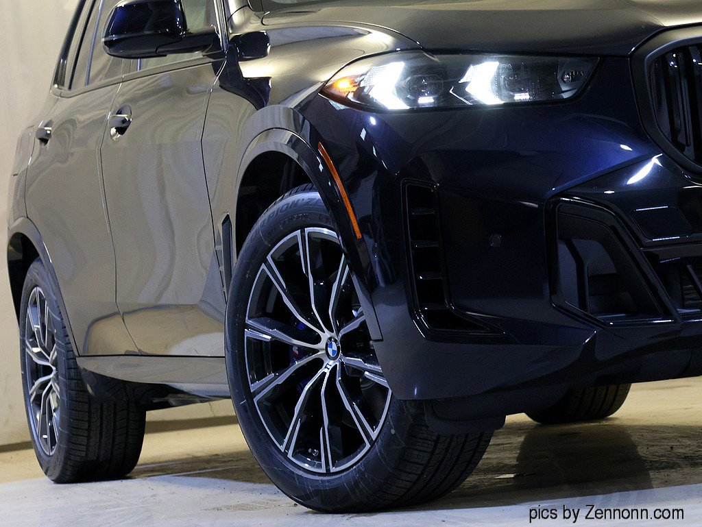 New 2026 BMW X5 xDrive40i w/ M Sport Package AWD/4WD image 4