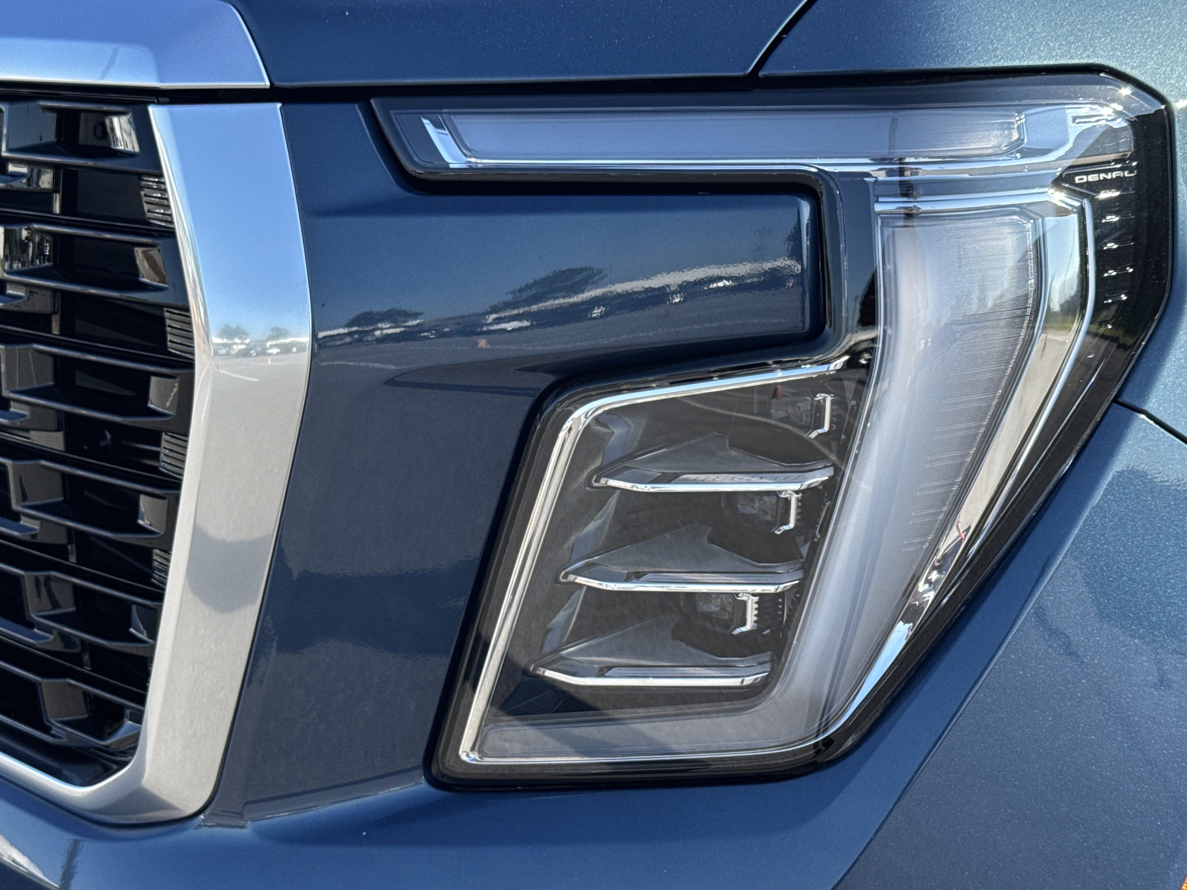 New 2026 GMC Yukon XL Denali w/ Denali Reserve Package RWD image 6
