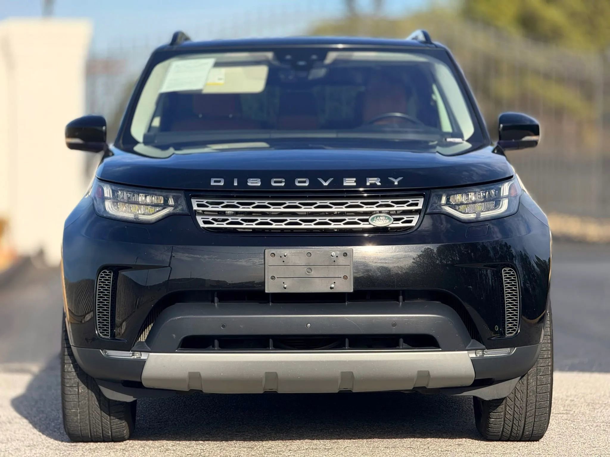 Used 2018 Land Rover Discovery HSE Luxury image 3