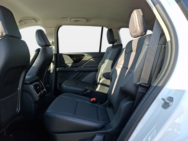 New 2026 Lincoln Aviator AWD image 9