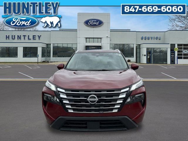 Used 2024 Nissan Rogue SV w/ SV Premium Package image 3