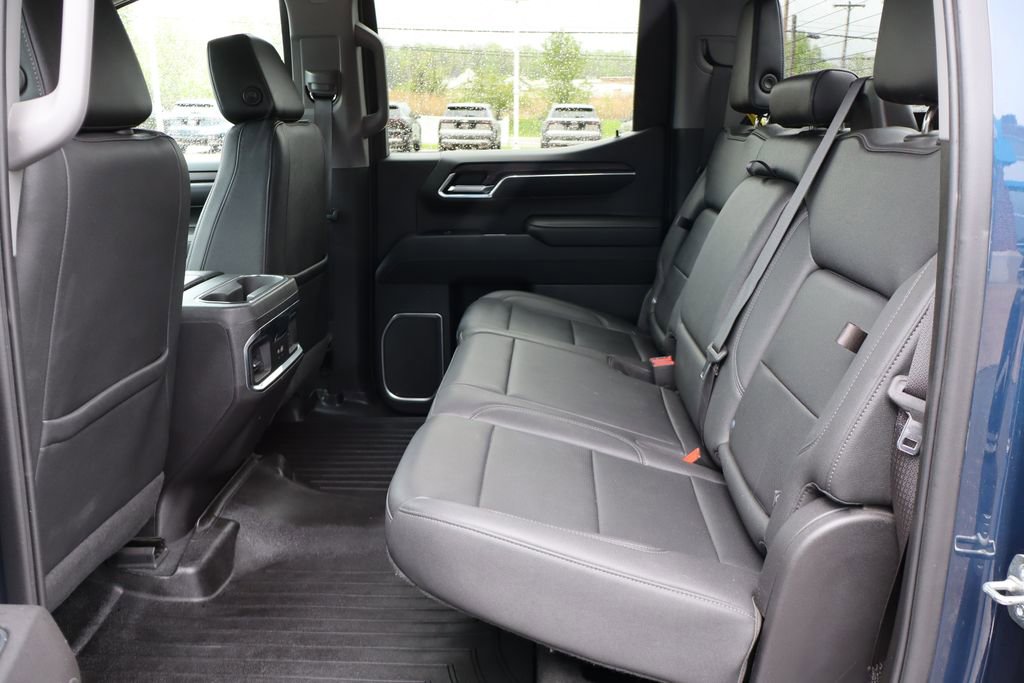 Used 2023 GMC Sierra 1500 SLT w/ SLT Convenience Package AWD/4WD image 42