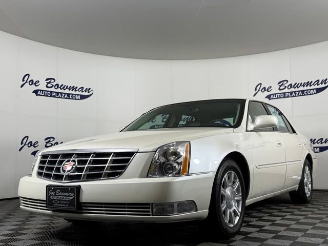 Used 2011 Cadillac DTS image 2