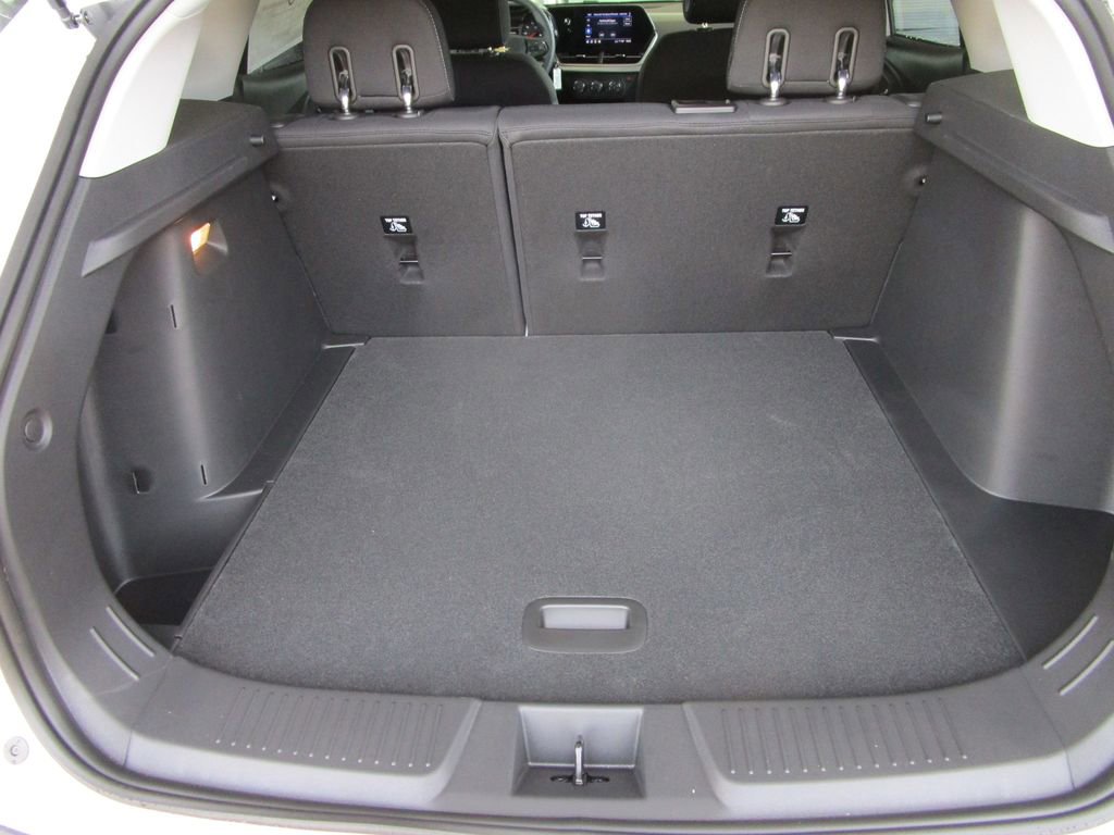 New 2026 Chevrolet Trax LS w/ LS Convenience Package FWD image 13