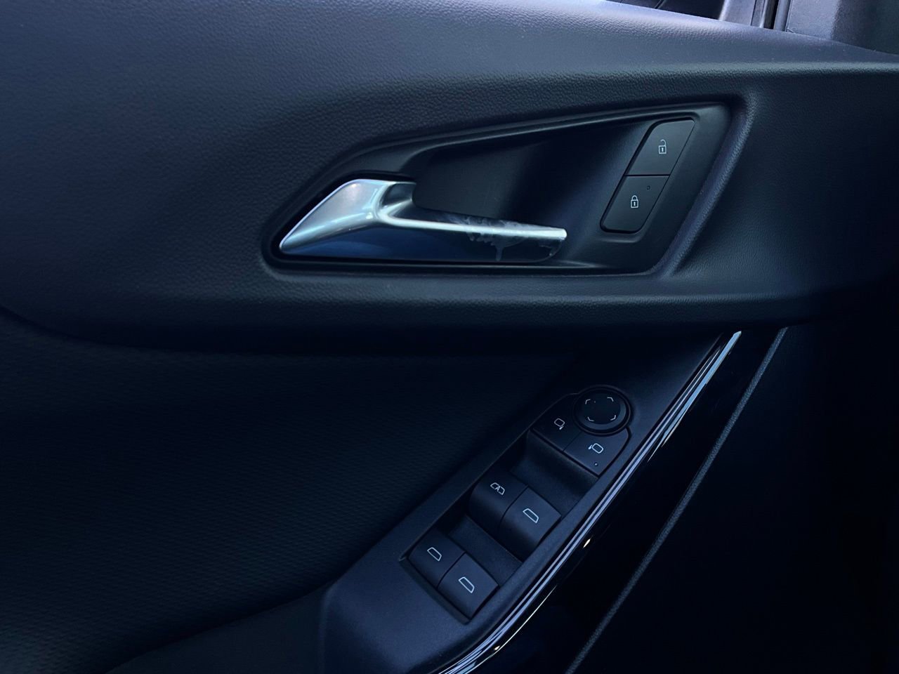 Used 2025 Chevrolet Equinox LT image 20