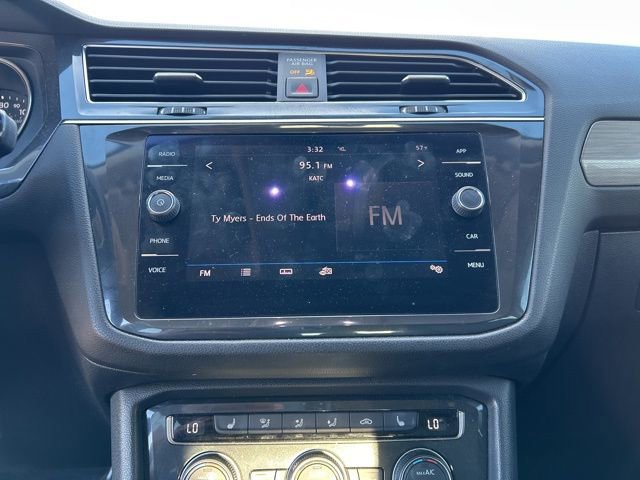 Used 2018 Volkswagen Tiguan S image 17