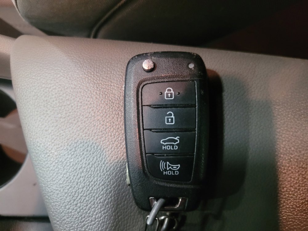 Used 2024 Hyundai Elantra SE image 32