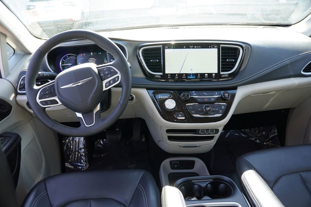Certified 2024 Chrysler Pacifica Limited FWD image 20