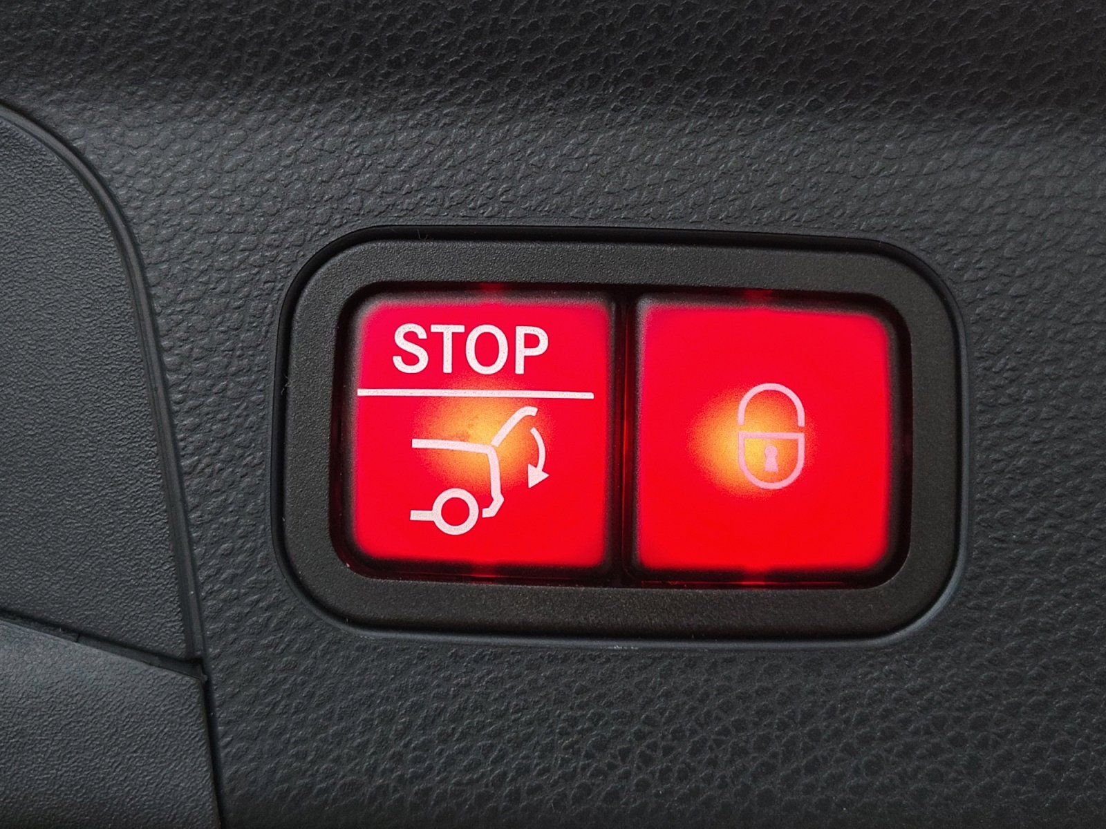 Used 2023 Mercedes-Benz GLC 43 AMG 4MATIC Coupe image 32