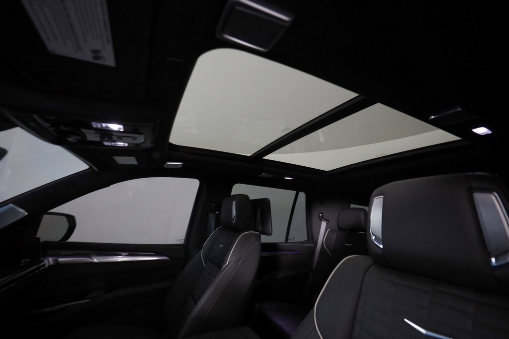 Used 2025 Cadillac Escalade V w/ LPO, ONYX Package image 22