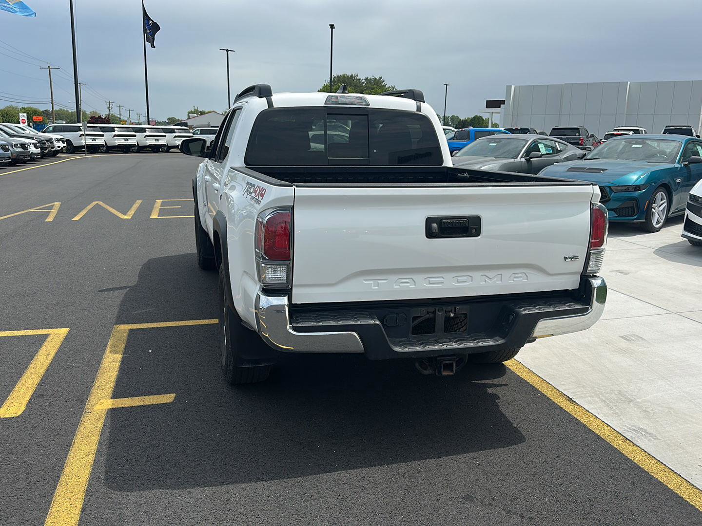 Used 2021 Toyota Tacoma TRD Off-Road image 12