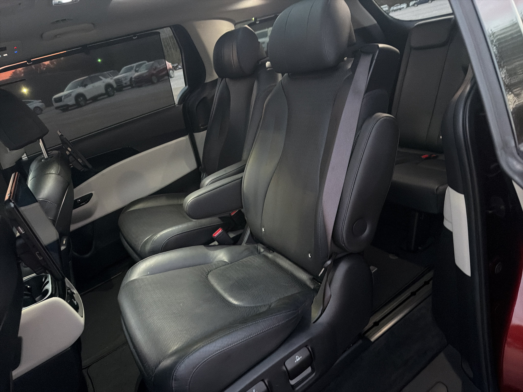 Used 2022 Kia Carnival SX Prestige FWD image 10