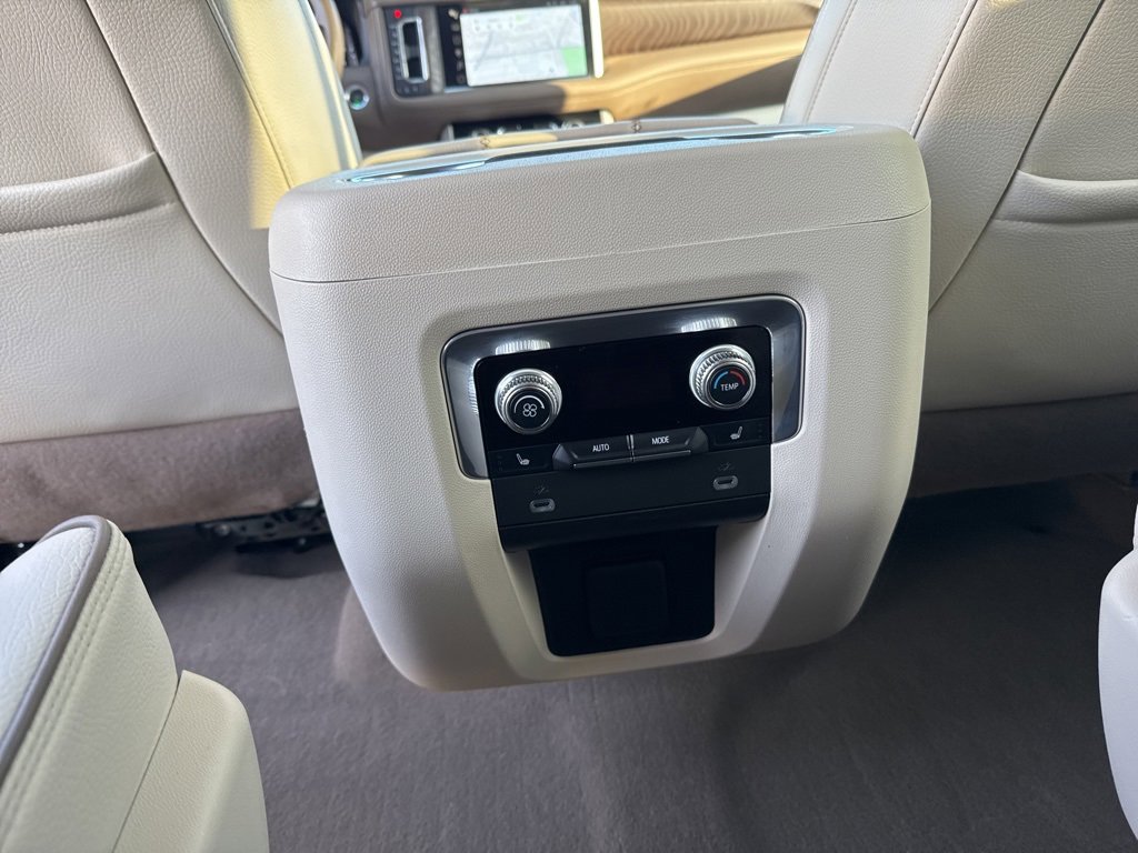 Used 2023 GMC Yukon XL Denali image 19