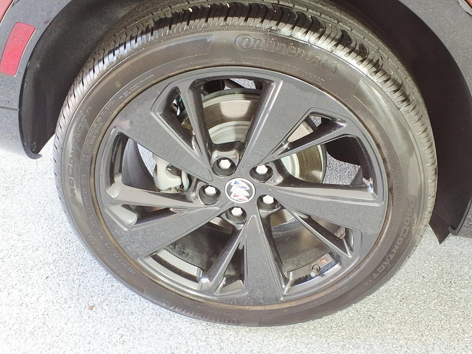 Used 2023 Buick Envision Essence w/ Sport Touring Package FWD image 3