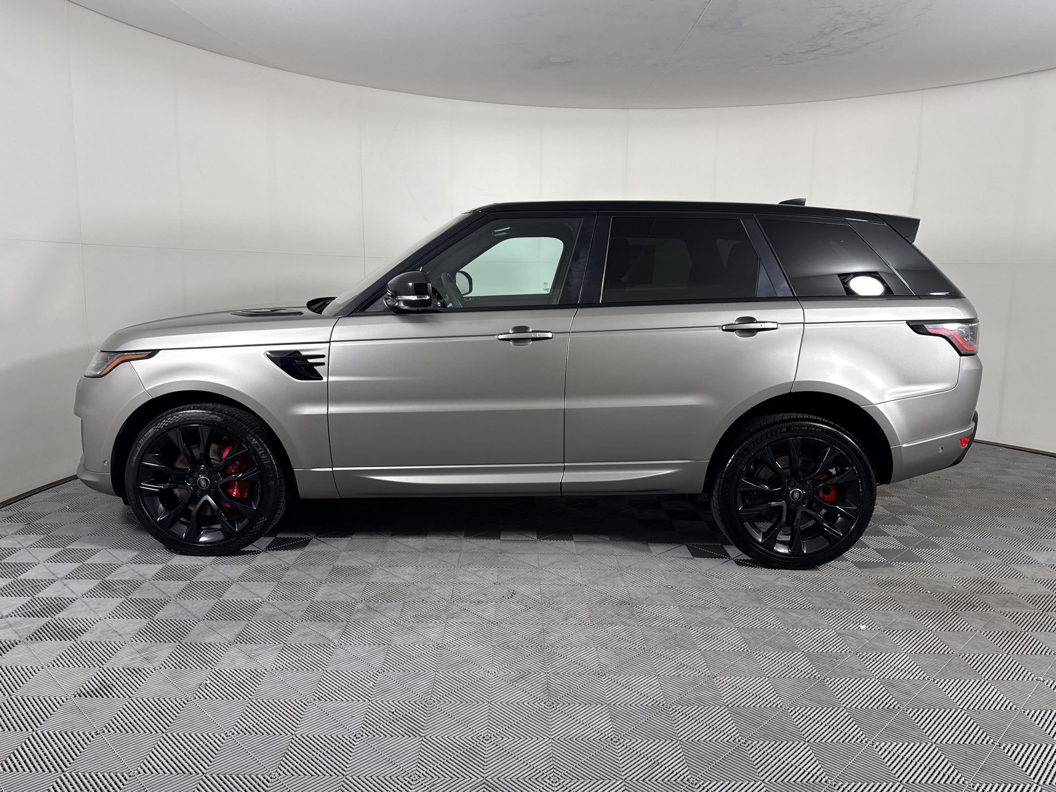 Used 2021 Land Rover Range Rover Sport HST AWD/4WD image 2