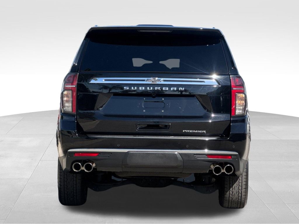 Used 2021 Chevrolet Suburban Premier image 4