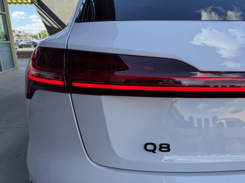 Used 2024 Audi Q8 e-tron Premium Plus w/ Premium Plus Package image 14