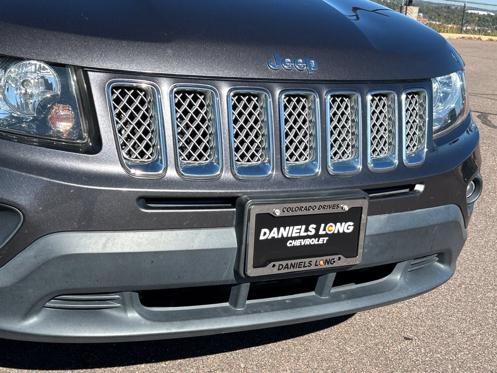 Used 2017 Jeep Compass Latitude AWD/4WD image 19