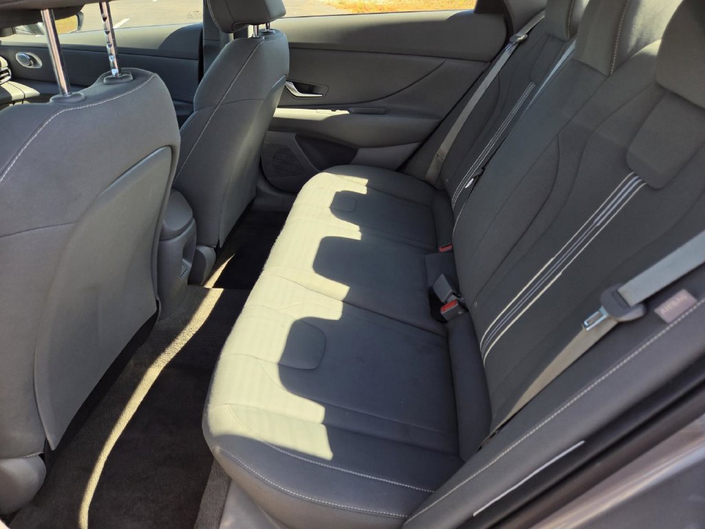 Used 2024 Hyundai Elantra SEL FWD image 37
