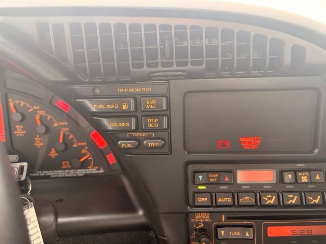 Used 1992 Chevrolet Corvette Coupe RWD image 15