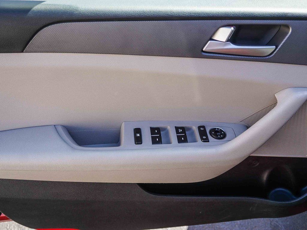 Used 2017 Hyundai Sonata SE image 18