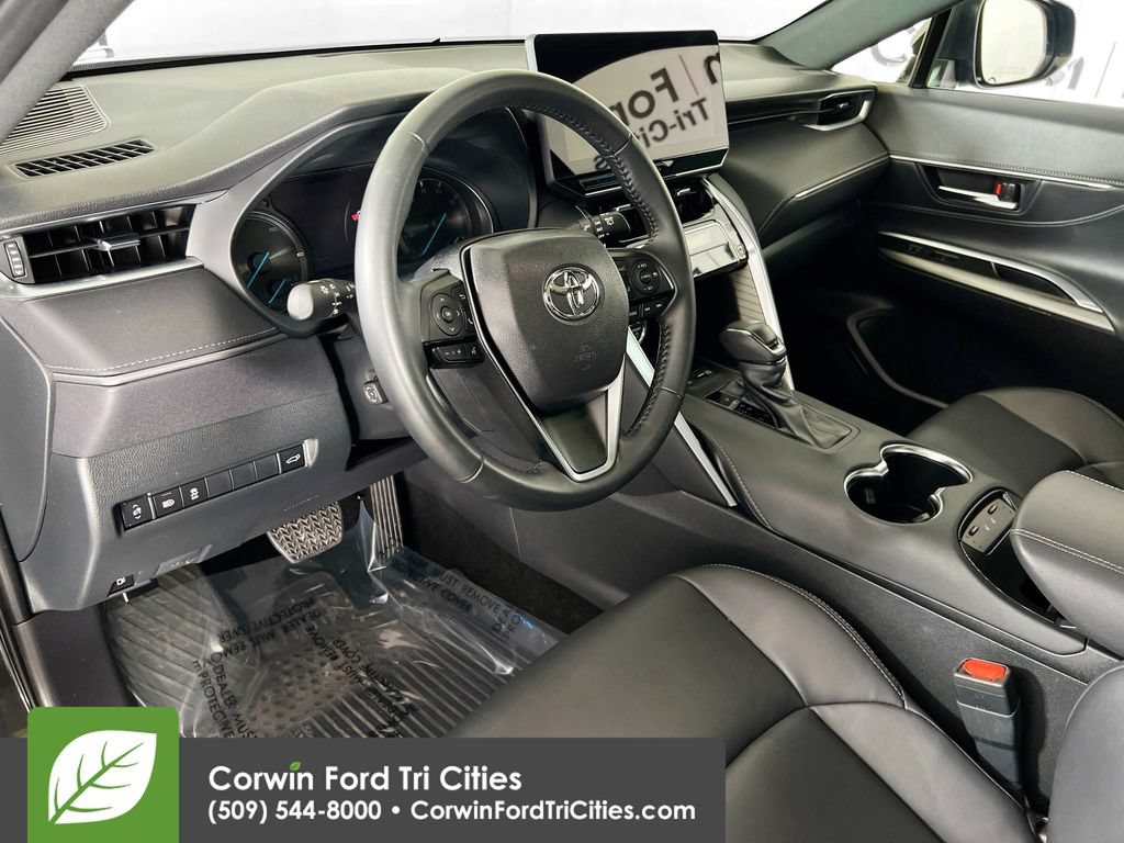 Used 2024 Toyota Venza Nightshade AWD/4WD image 3