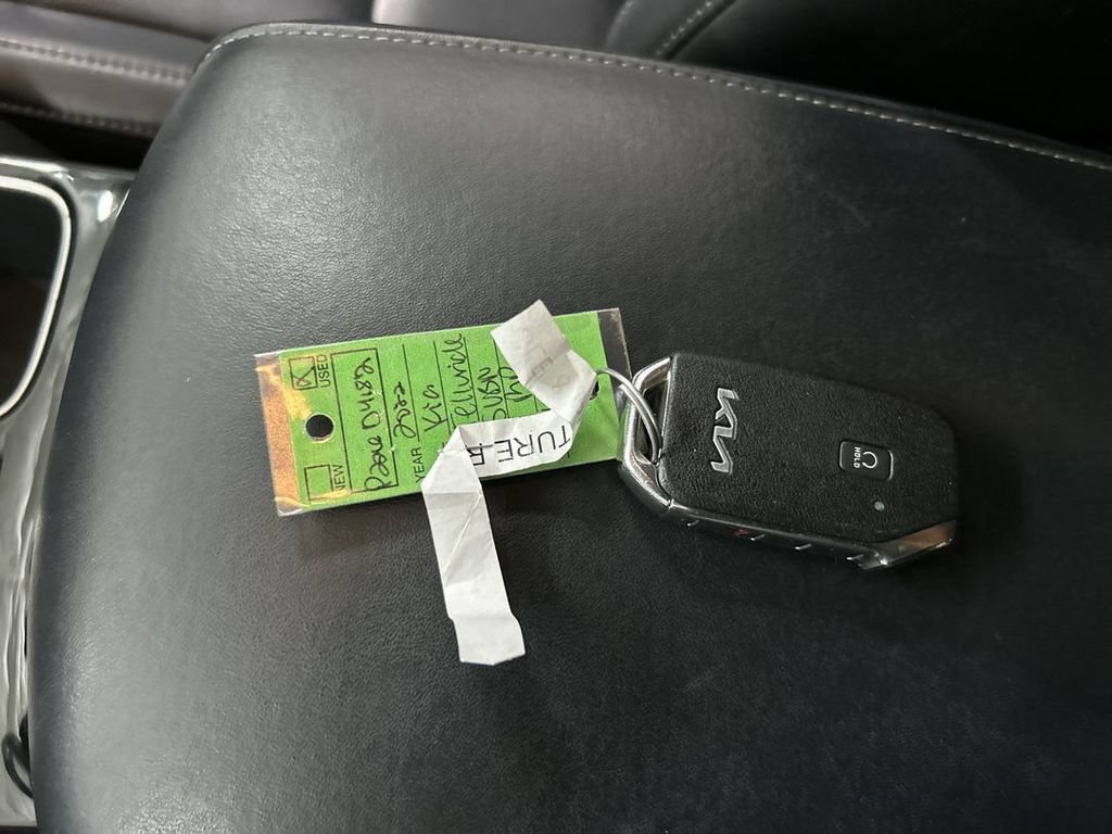 Used 2022 Kia Telluride LX AWD/4WD image 12
