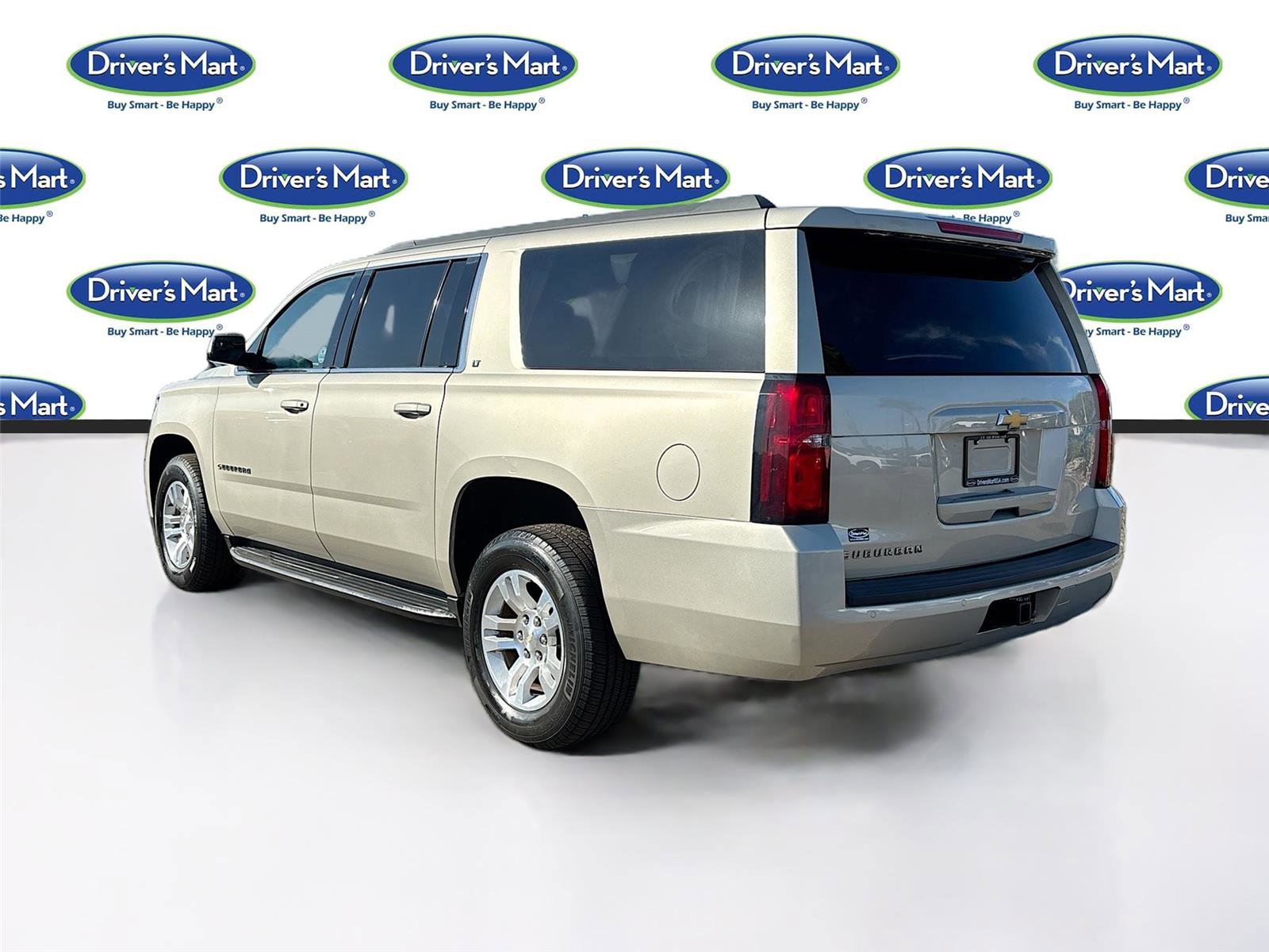Used 2017 Chevrolet Suburban LT image 5