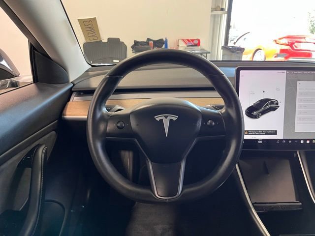 Used 2019 Tesla Model 3 Standard Range Plus image 21