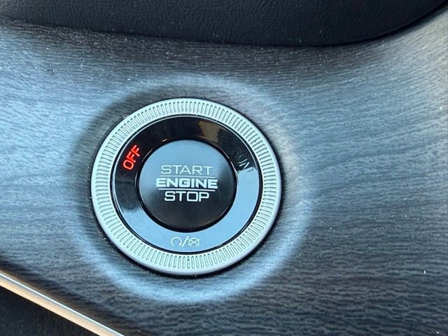 Used 2024 Jeep Grand Cherokee Limited image 24