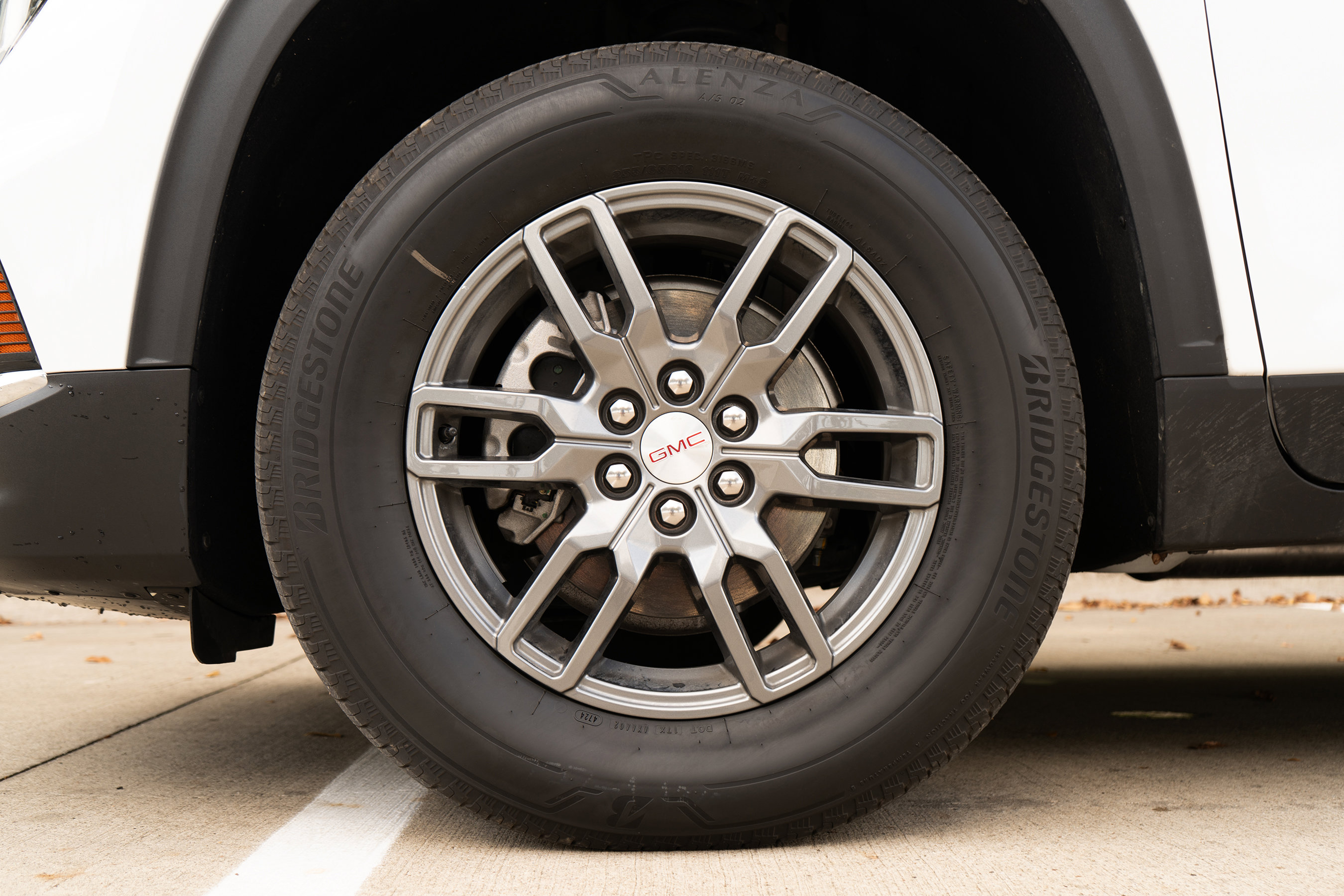 Used 2025 GMC Acadia Elevation image 14