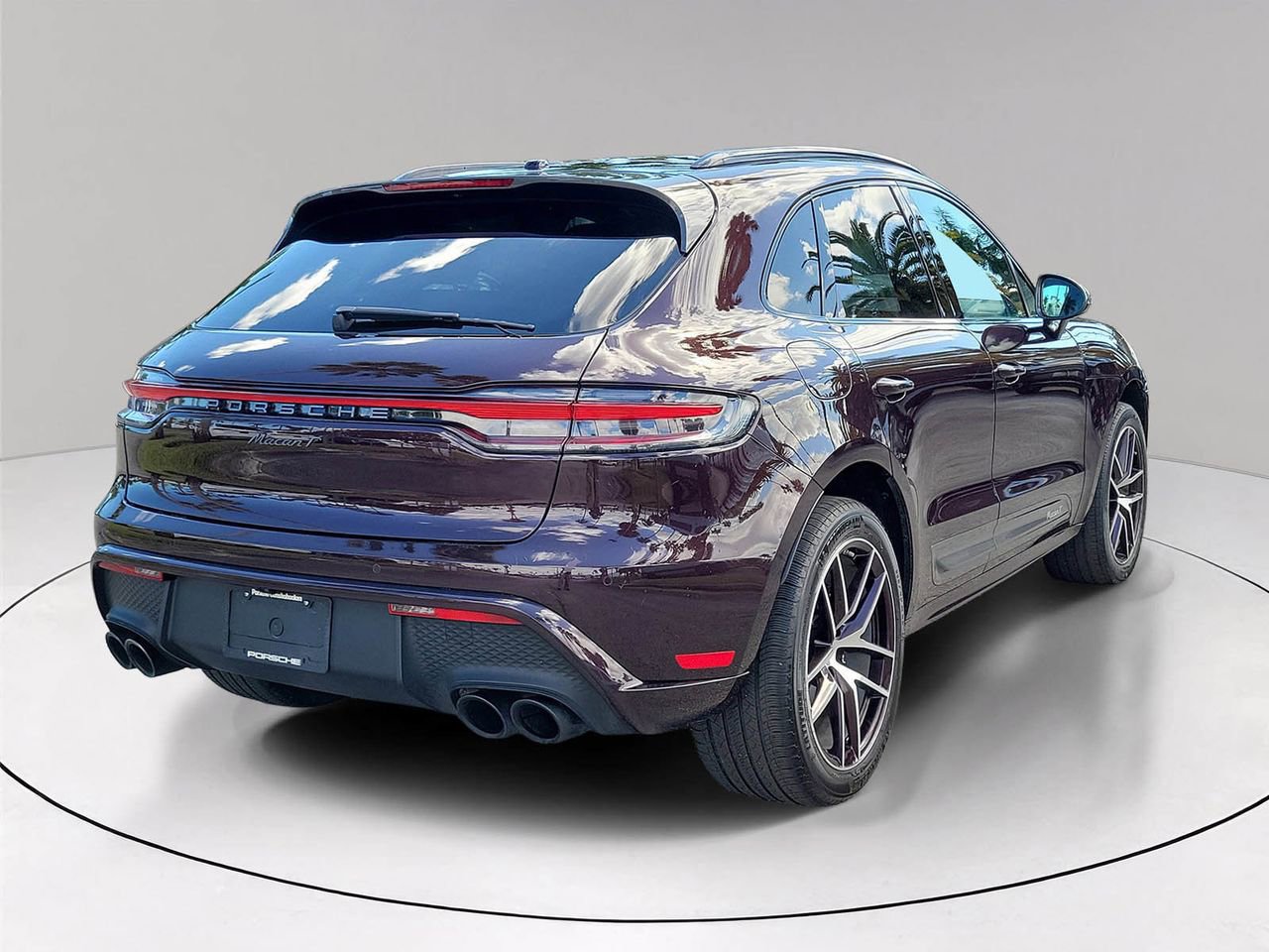 Used 2023 Porsche Macan Turbo image 6