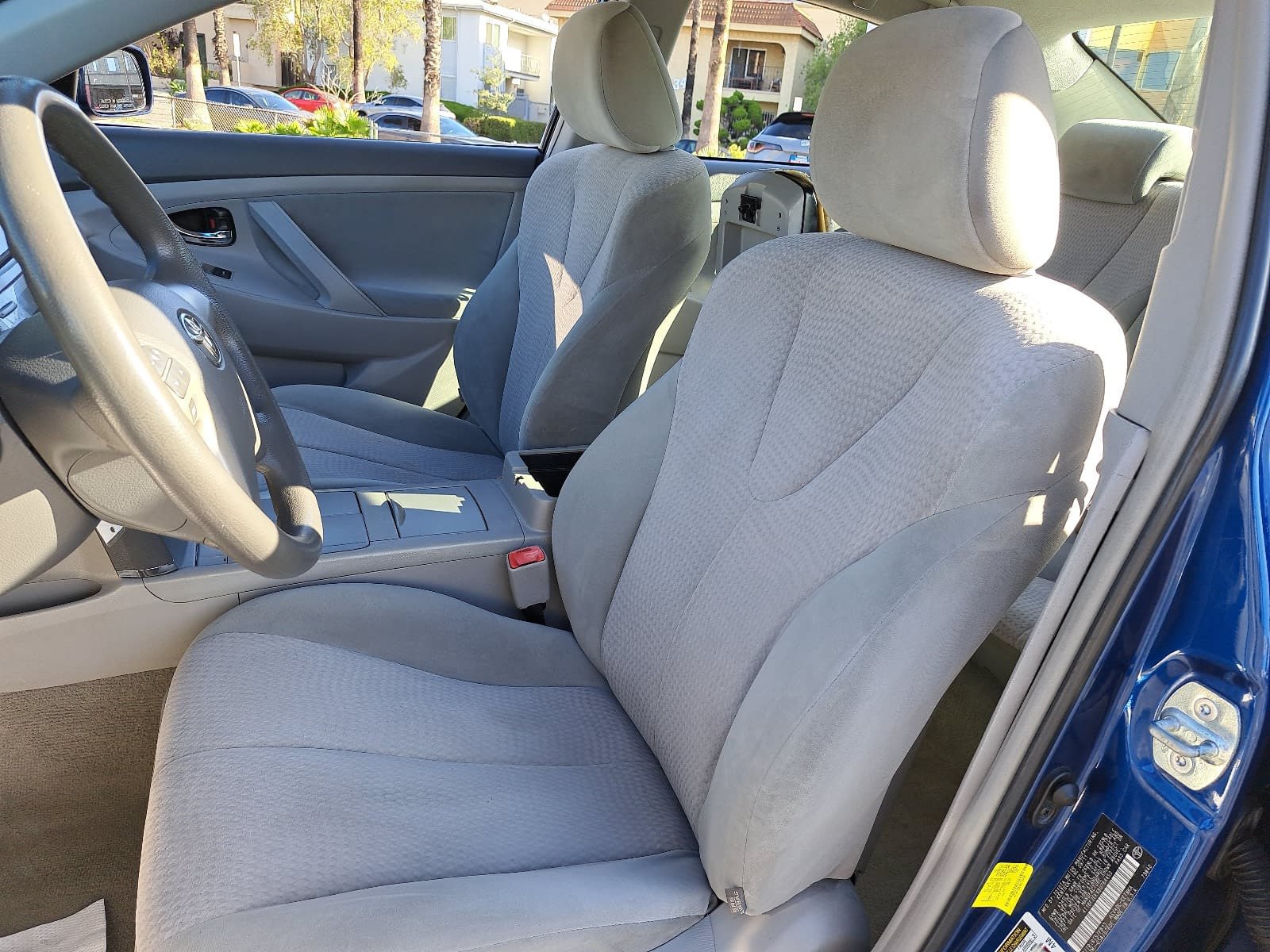 Used 2011 Toyota Camry LE FWD image 14