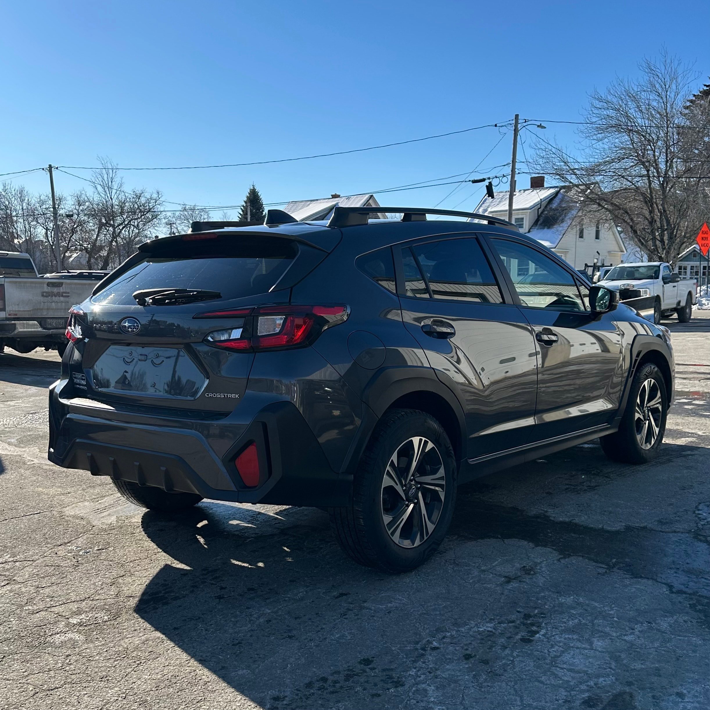 Used 2024 Subaru Crosstrek 2.0i Premium AWD/4WD image 3