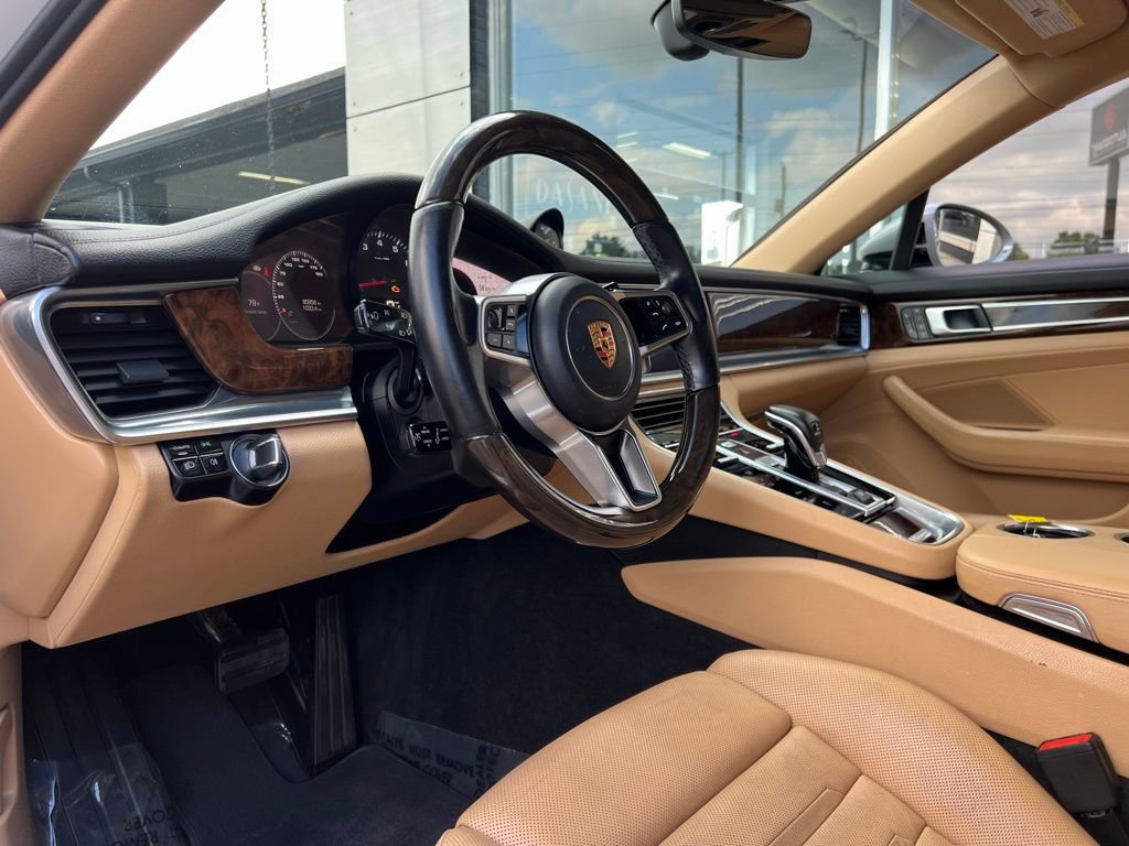 Used 2018 Porsche Panamera 4 image 32